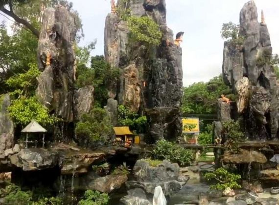 Lưu ngay đơn vị nhận thi công hòn non bộ đẹp hóc môn chuyên nghiệp 